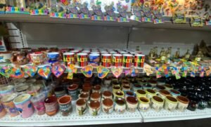 Desde sarapes hasta recuerditos, el Mercado Juárez se prepara para el turismo