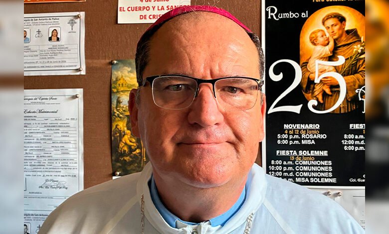 Continúa en terapia intensiva el padre Humberto